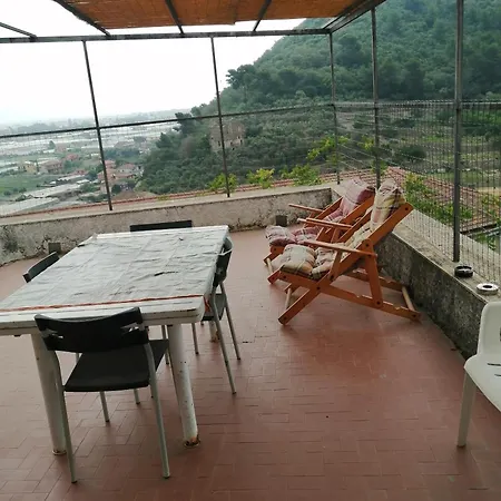 Collina Ampio Quadrilocale Con 2 Terrazzi * Albenga